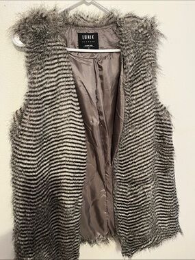 Unik Striped Faux Fur Vest in Gray and Black
